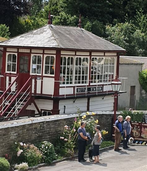 settle junction signal box|signal boxes on the settle station.